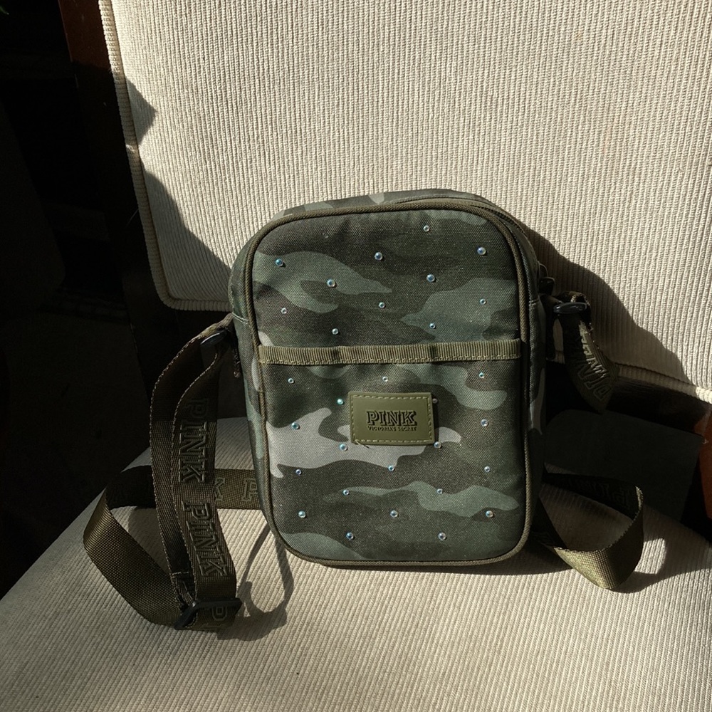 Pink victoria’s Secret camouflage crossbody handbag in excellent condition. - Picture 6 of 11